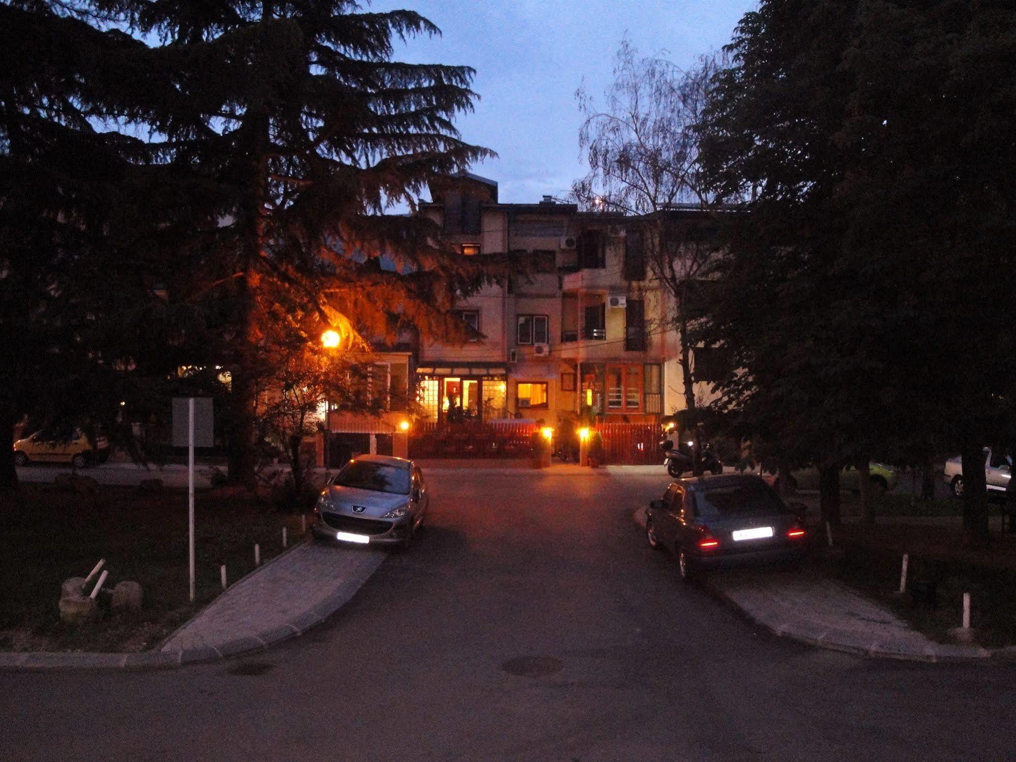 Hotel Kapistec Skopje Exterior photo